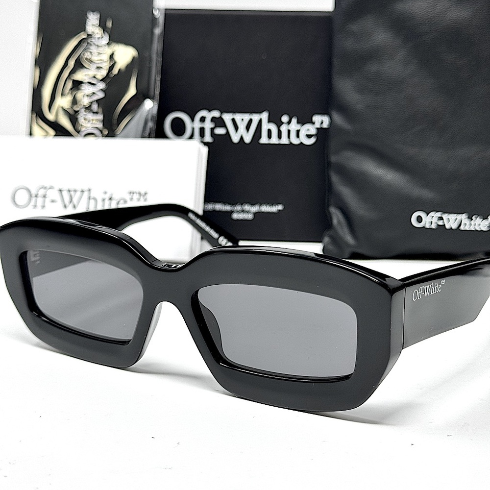 NEW Off-White 0ER1138 CHARLOTTE 1007 Unisex Sunglasses Black Grey Rectangle